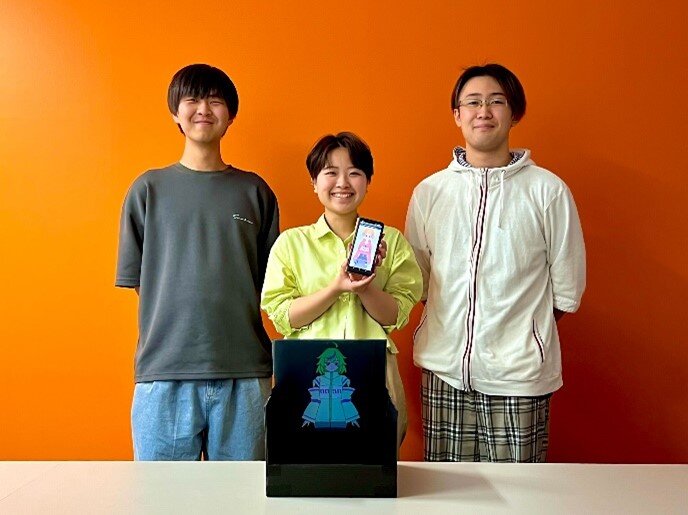 受賞後の学生のよろこびの様子
