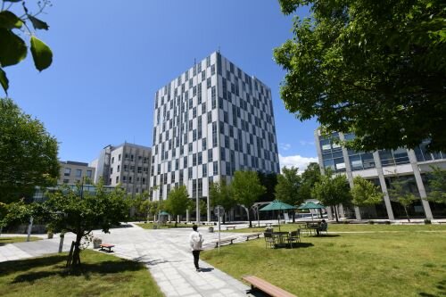 神奈川工科大学
