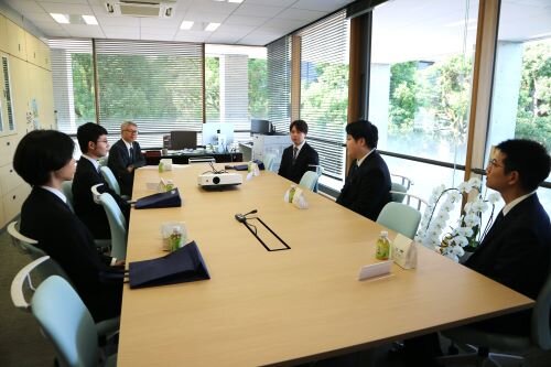 懇談会