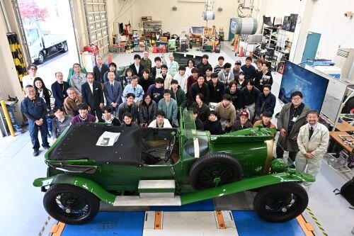 英国の名車ベントレーに関する講演と実車展示を行いました_4