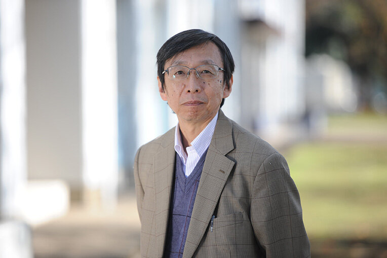 情報学部 情報システム学科  教授 河原崎 徳之