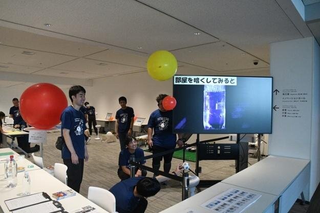 写真2 受付ディスプレイ